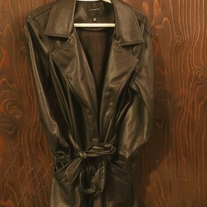 Manteau de simili cuire NEUF